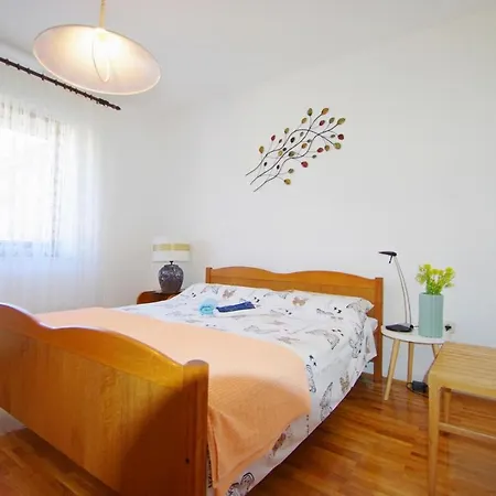 Apartment Ana *