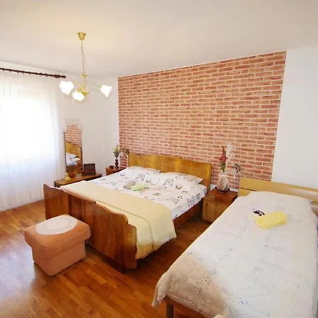 Apartment Ana