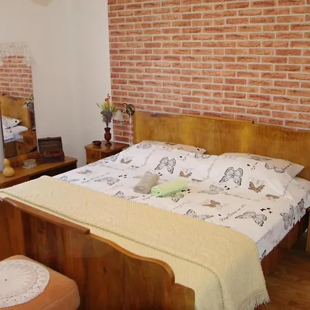 Apartment Ana *