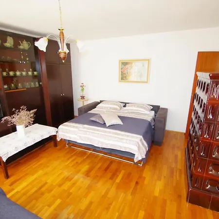 Ana Apartment *