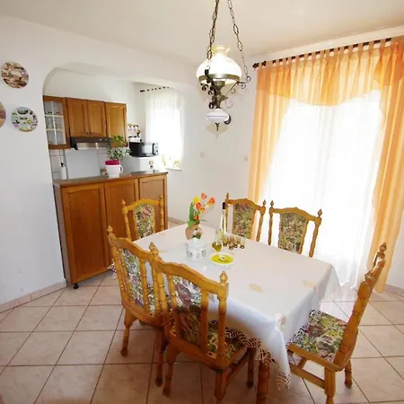 Apartment Ana